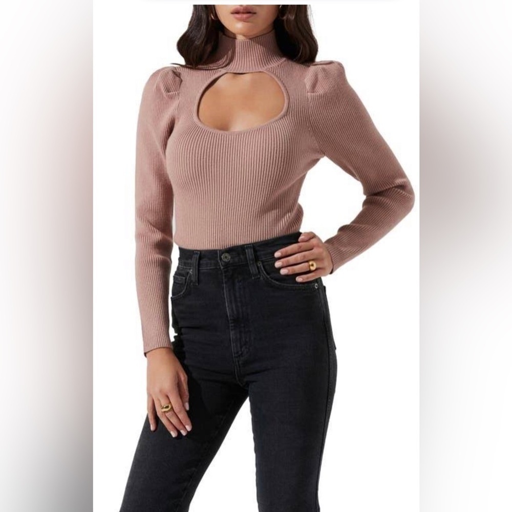 Nwt ASTR Size XS Front Cutout Sweater Bodysuit in Barbie‎ Pink